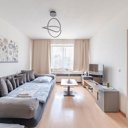 Schoene, Moeblierte Wohnung Mit Balkon Und Tiefgarage Düsseldorf Exterior foto